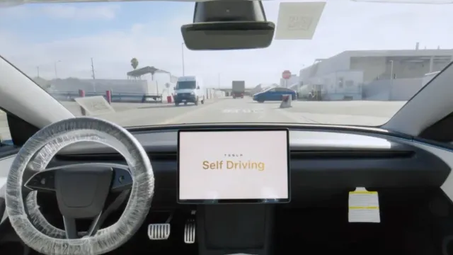 Илон Маск заявил о первом полностью автономном заезде Tesla без водителя