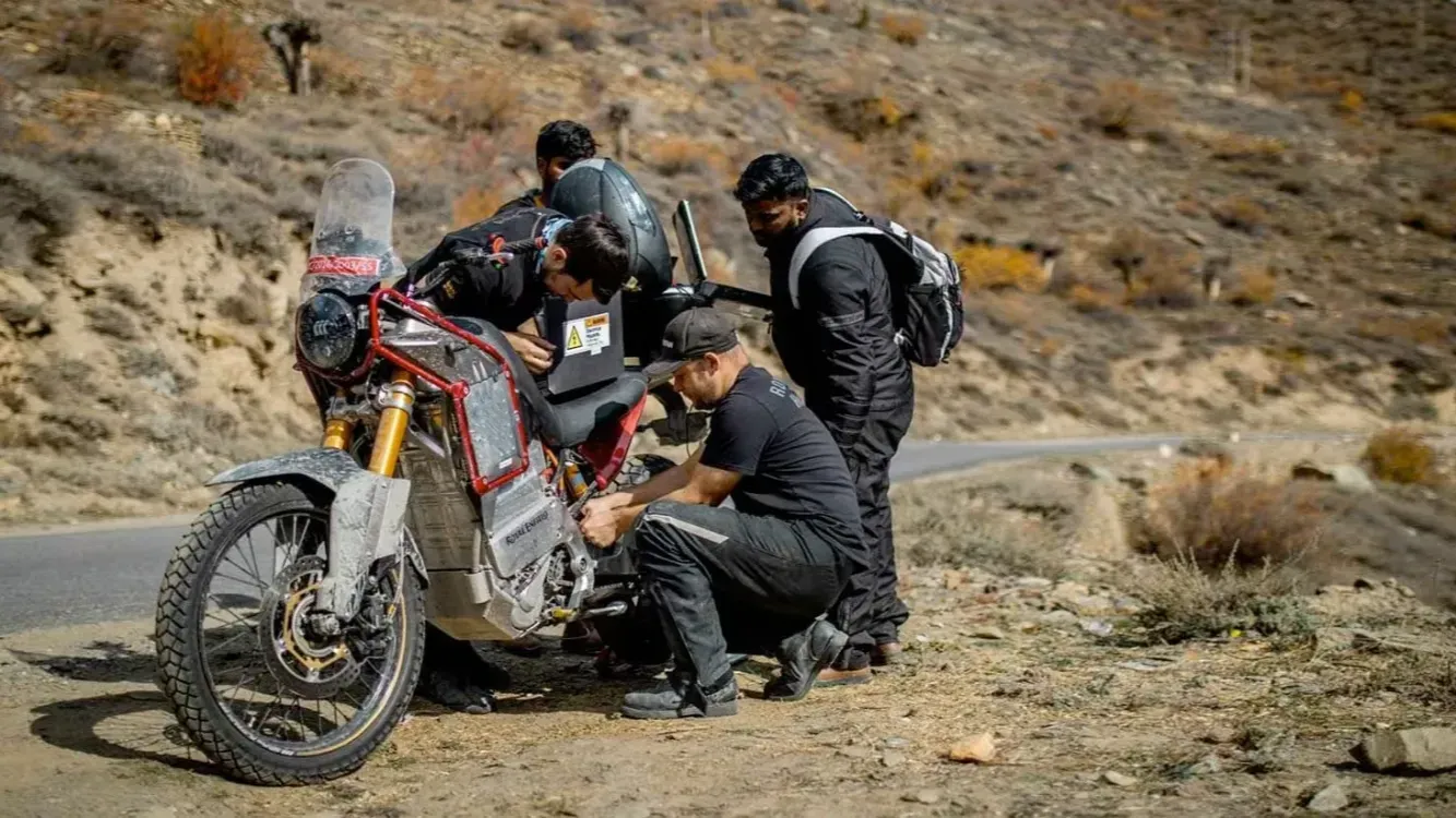 Первый электробайк Royal Enfield получит мотор на 100 лошадиных сил