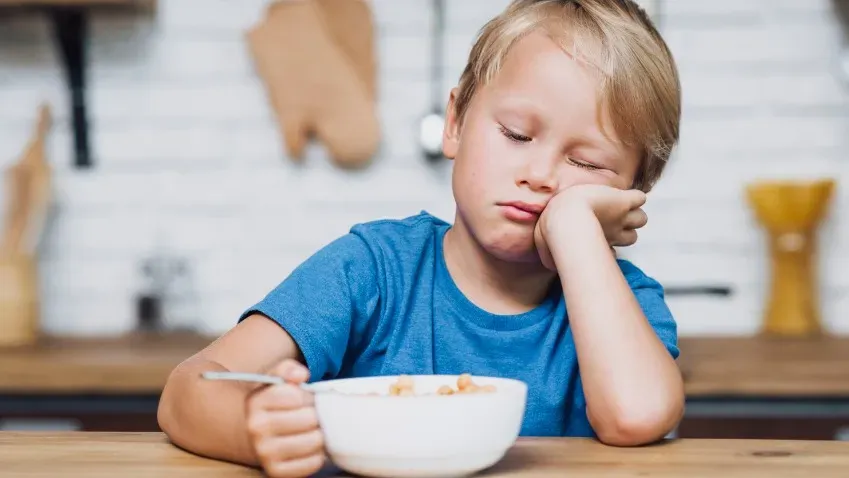 Диетолог Пырьева и психолог Мешкова призвали родителей не кормить ребёнка «через силу»
