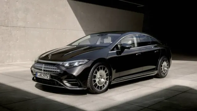 Новый Mercedes-Benz EQS стал самым дальнобойным электроседаном марки