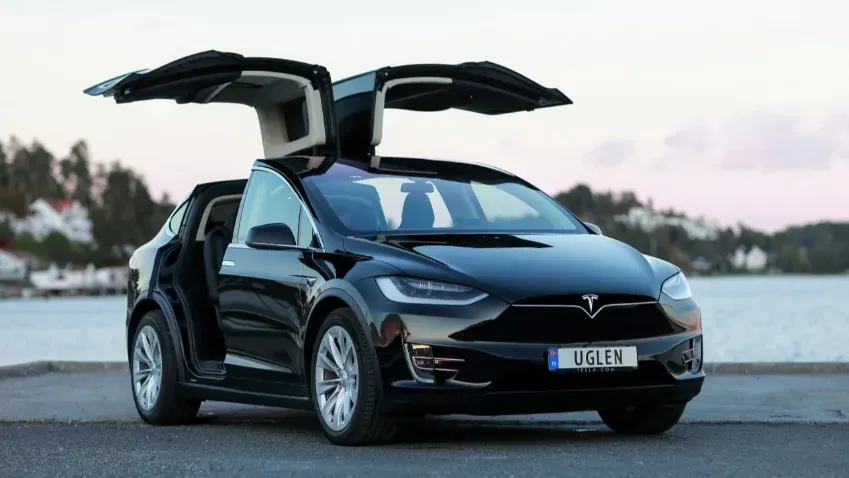 В Tesla назвали полноприводный Model Y самым эффективным электрическим кроссовером