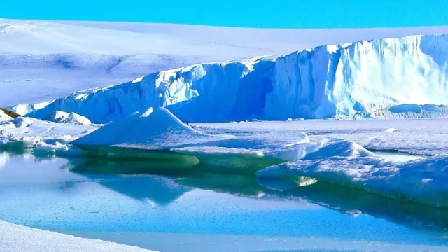 Йоханн Клагес: Подо льдами Антарктиды обнаружился древний «затерянный мир»