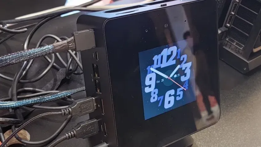 Представлен новый мини-ПК с экраном AtomMan