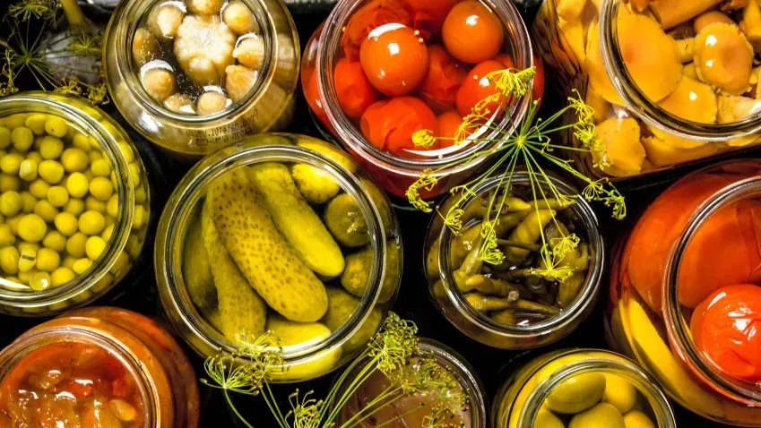 Употребление в пищу консервированных овощей повышает риск рака и инсульта
