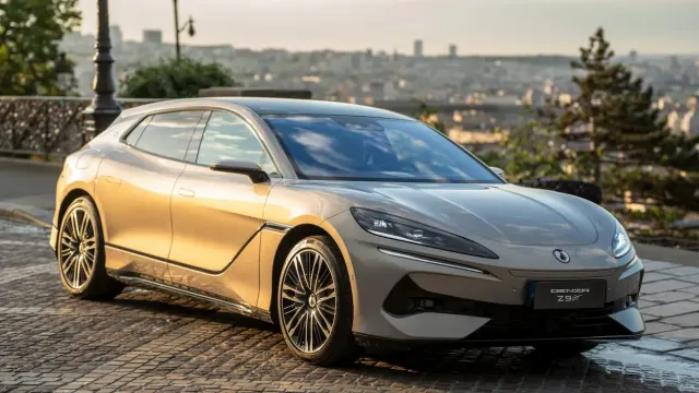 BYD начала европейские продажи премиального электромобиля Denza Z9 GT BYD начала европейские продажи премиального электромобиля Denza Z9 GT