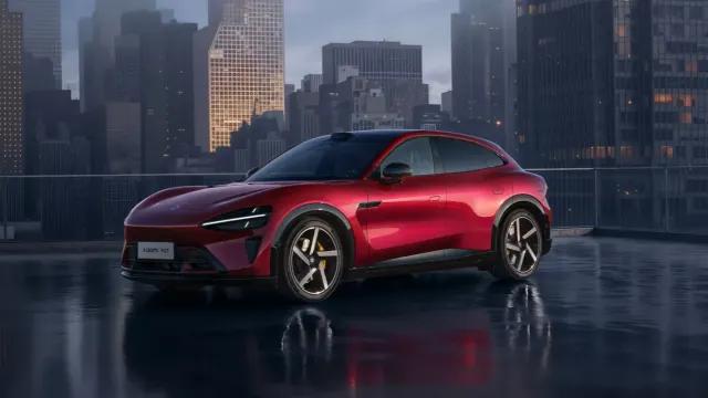 Xiaomi представила электрический кроссовер YU7 дешевле Tesla Model Y