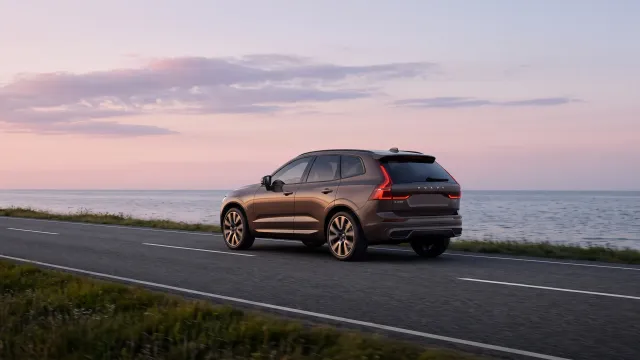 Volvo представила обновленные гибриды XC60 и XC90