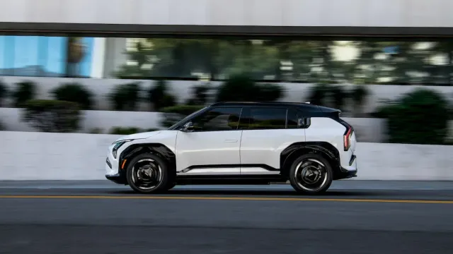 Автомобили Kia получат умную мультимедийную систему Pleos с 2027 года