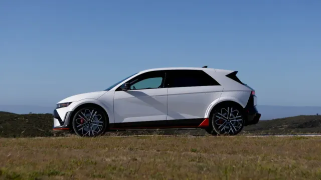 Ioniq 5 N получил систему имитации коробки передач и звука двигателя Ioniq 5 N получил систему имитации коробки передач и звука двигателя