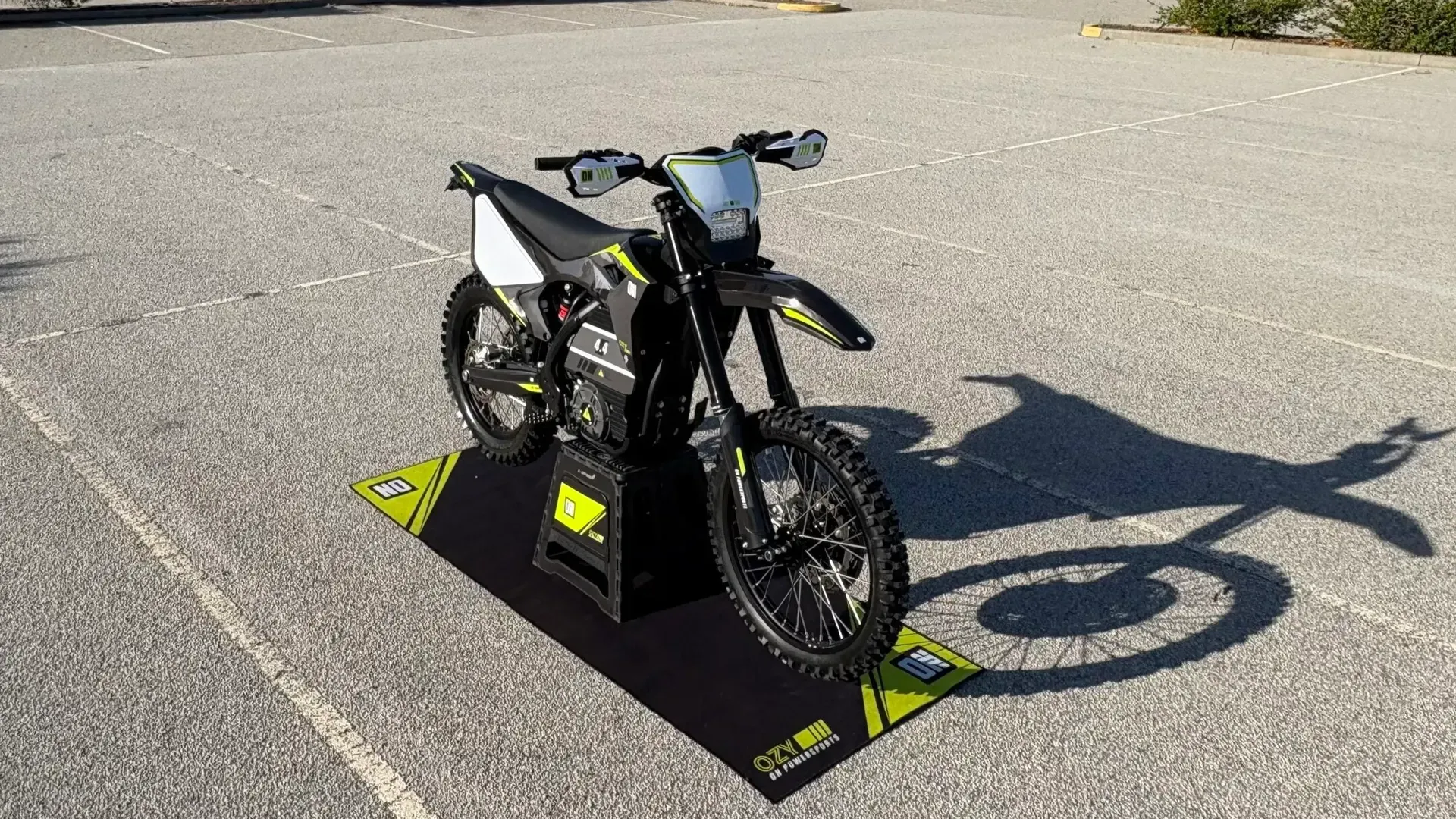 On Powersports представил электромотоцикл OZY 30x