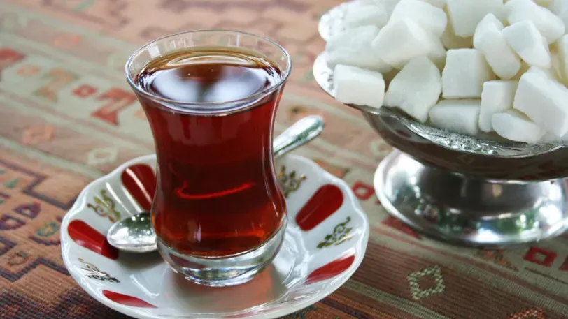 PLOS One: названо безопасное для здоровья количество сахара в чае и кофе