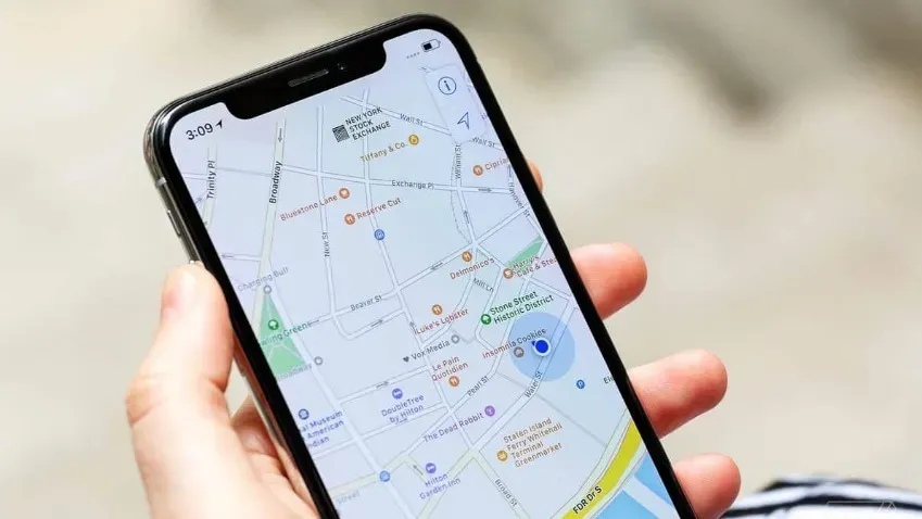 Эксперт порекомендовал отключить геолокацию на смартфоне