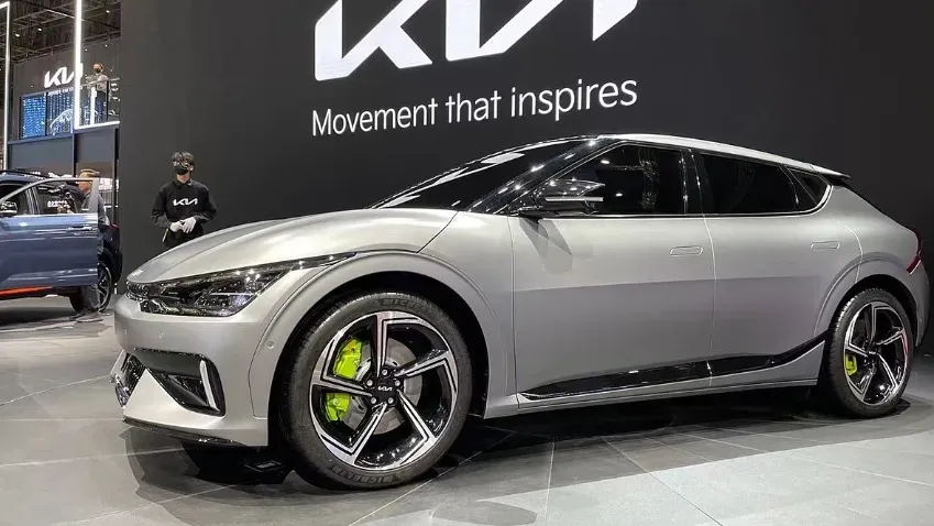 Новый электрический кроссовер Kia EV4 был замечен во время испытаний