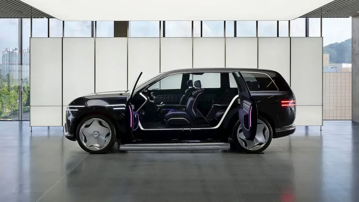 Genesis готовит флагманский внедорожник GV90 с распашными дверями