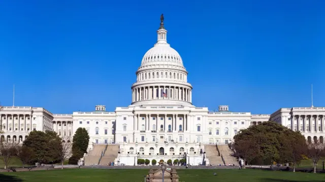 В США предложили законопроект о ежегодном налоге на электромобили В США предложили законопроект о ежегодном налоге на электромобили