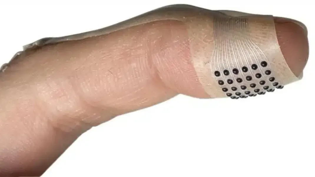 Учёные создали сверхтонкий пластырь для передачи тактильных ощущений