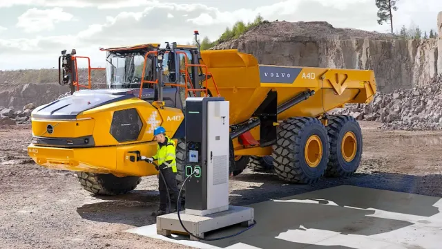 Volvo запустила серийное производство электрических самосвалов