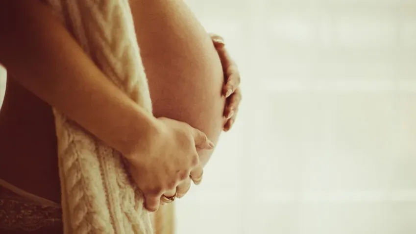 PNAS: каждая беременность ускоряет биологическое старение женщин на 2–3 месяца