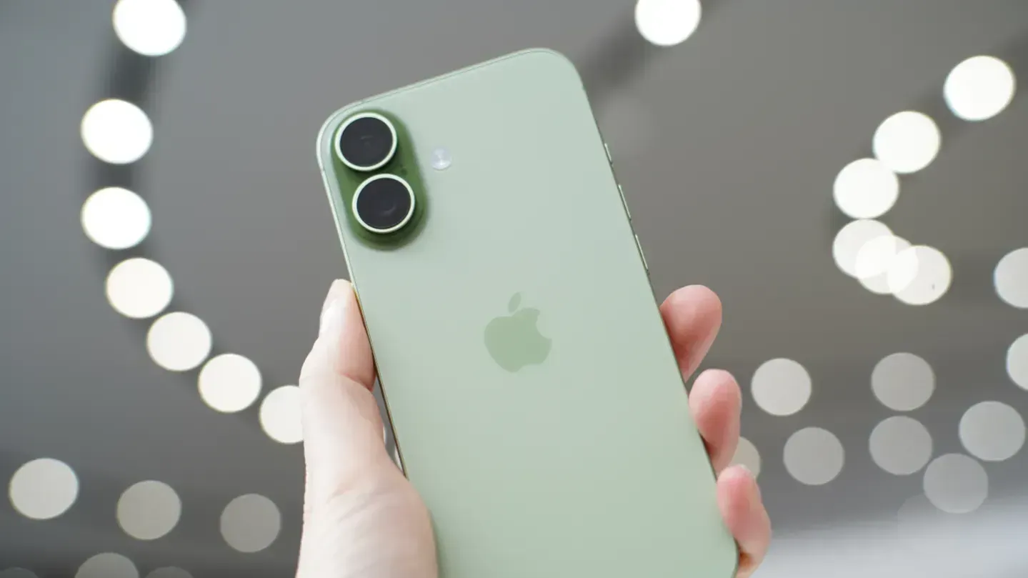 Apple расширяет интеграцию искусственного интеллекта в свои устройства