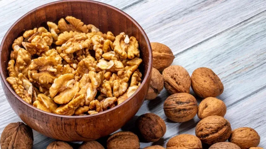 Nutrients: ученые выяснили, что грецкие орехи помогают при стрессе и перегрузках