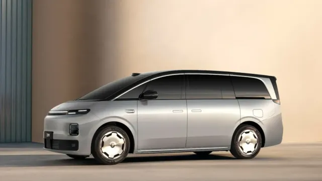 Leapmotor представила новый электрический минивэн D99 с дальностью 720 км