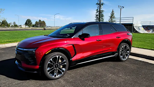 Chevrolet представила обновленный Blazer EV 2025 года