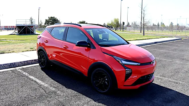 Chevrolet представила обновленный электромобиль Bolt 2027 модельного года Chevrolet представила обновленный электромобиль Bolt 2027 модельного года
