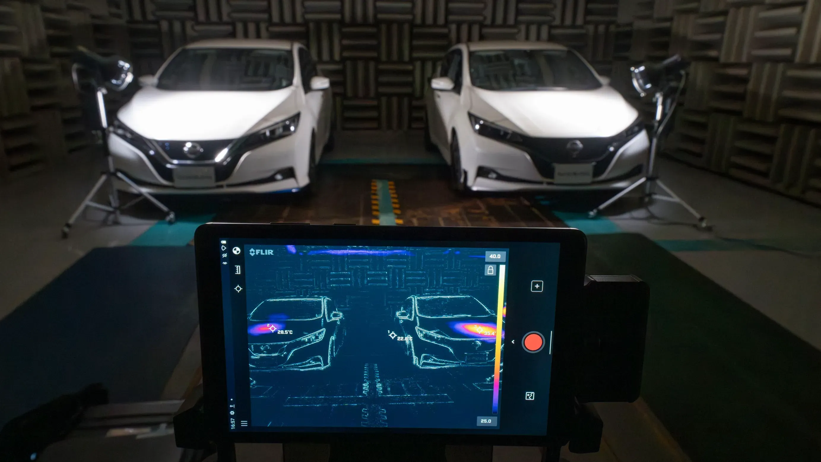 Nissan создал краску, охлаждающую автомобиль на 12 °C под прямыми солнечными лучами