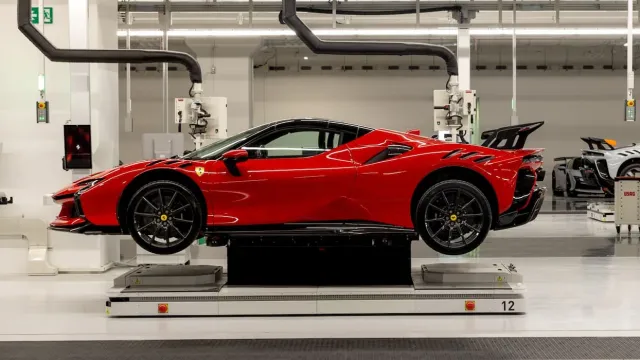 Первый электромобиль Ferrari проходит испытания перед официальным запуском