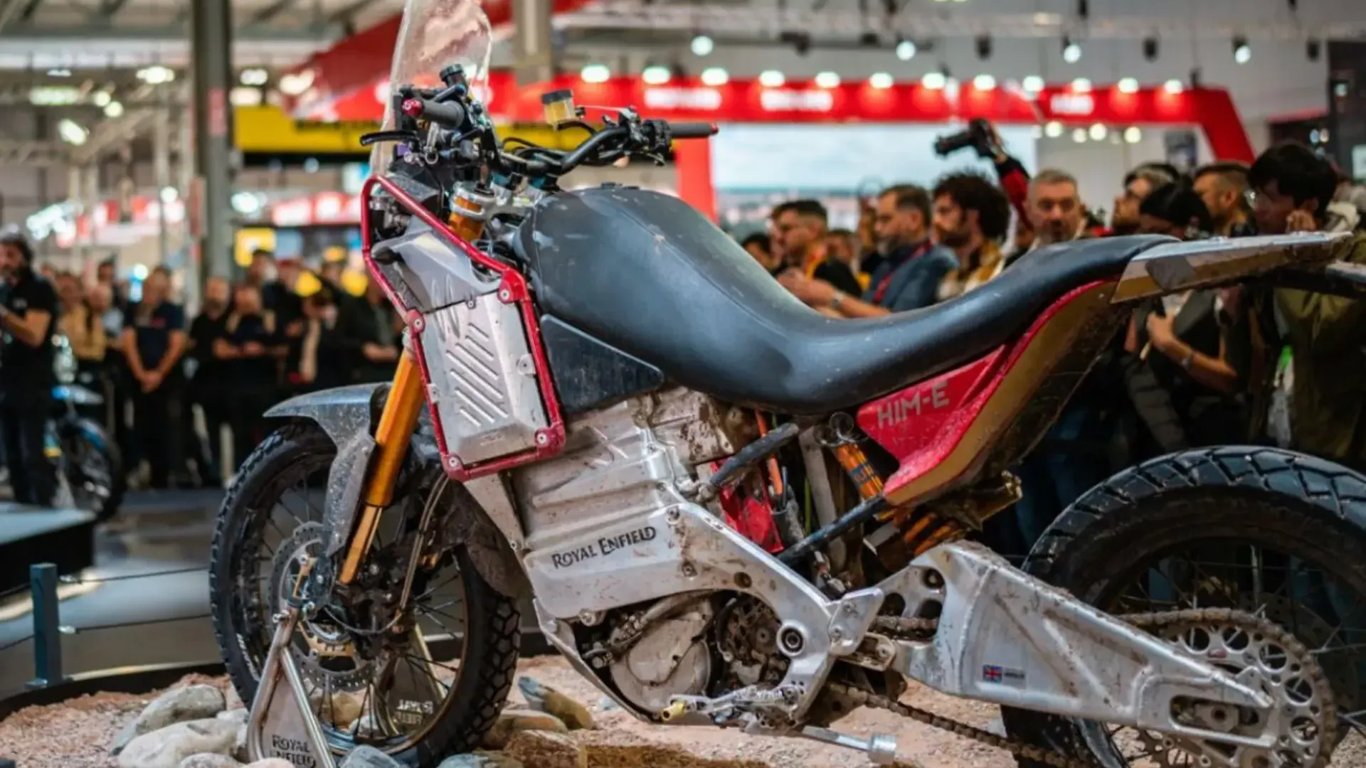 Royal Enfield тестирует электрический мотоцикл в горах Ладакха