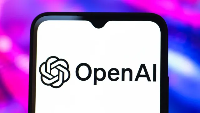 OpenAI может выйти на рынок смартфонов с ИИ-устройством