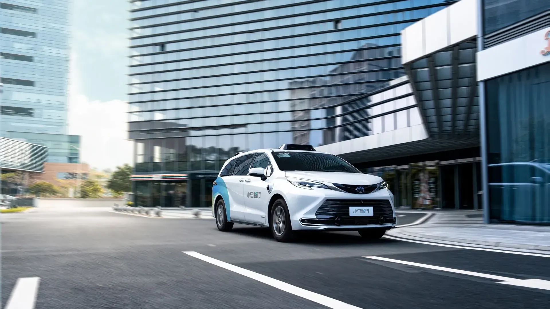 Pony.ai создала парк из почти тысячи роботакси