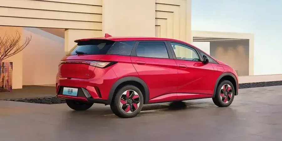 BYD Dolphin EV Honor Edition. Фото: https://electrek.co/