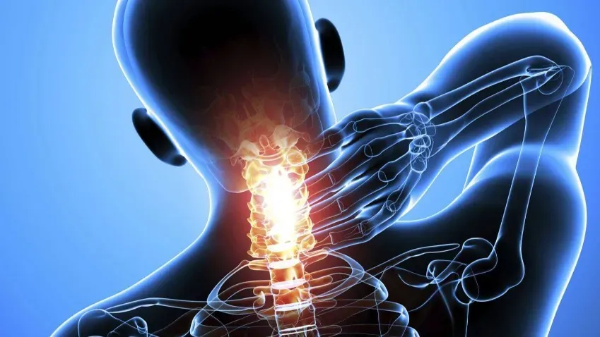 Ученые рассказали, кому при боли в шее могут помочь инъекции стероидов
