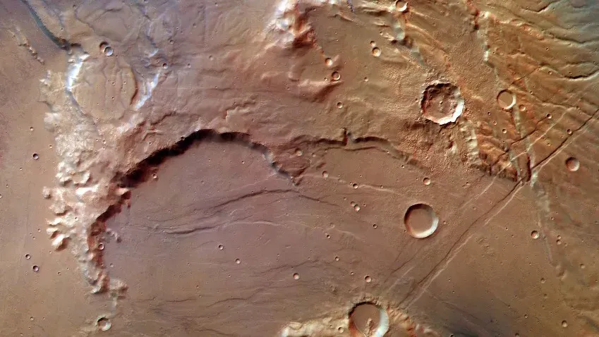 NASA обнаружило необычные круги из песка на Марсе