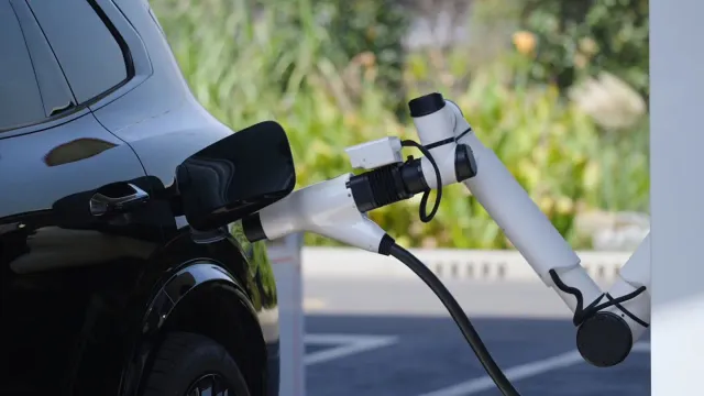 Бренд Geely представил станцию для восстановления батарей электромобилей