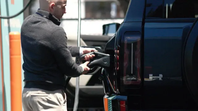General Motors запустила единый сервис зарядки электромобилей Energy Pass