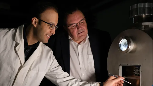 Немецкие учёные создали металлостекло для более эффективных электродвигателей