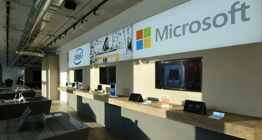 Российские пользователи сообщают о невозможности загрузить Windows 10 и 11 с официального сайта...