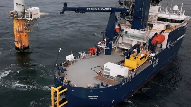 Норвежская SINTEF создала беспроводную зарядку для судов в море