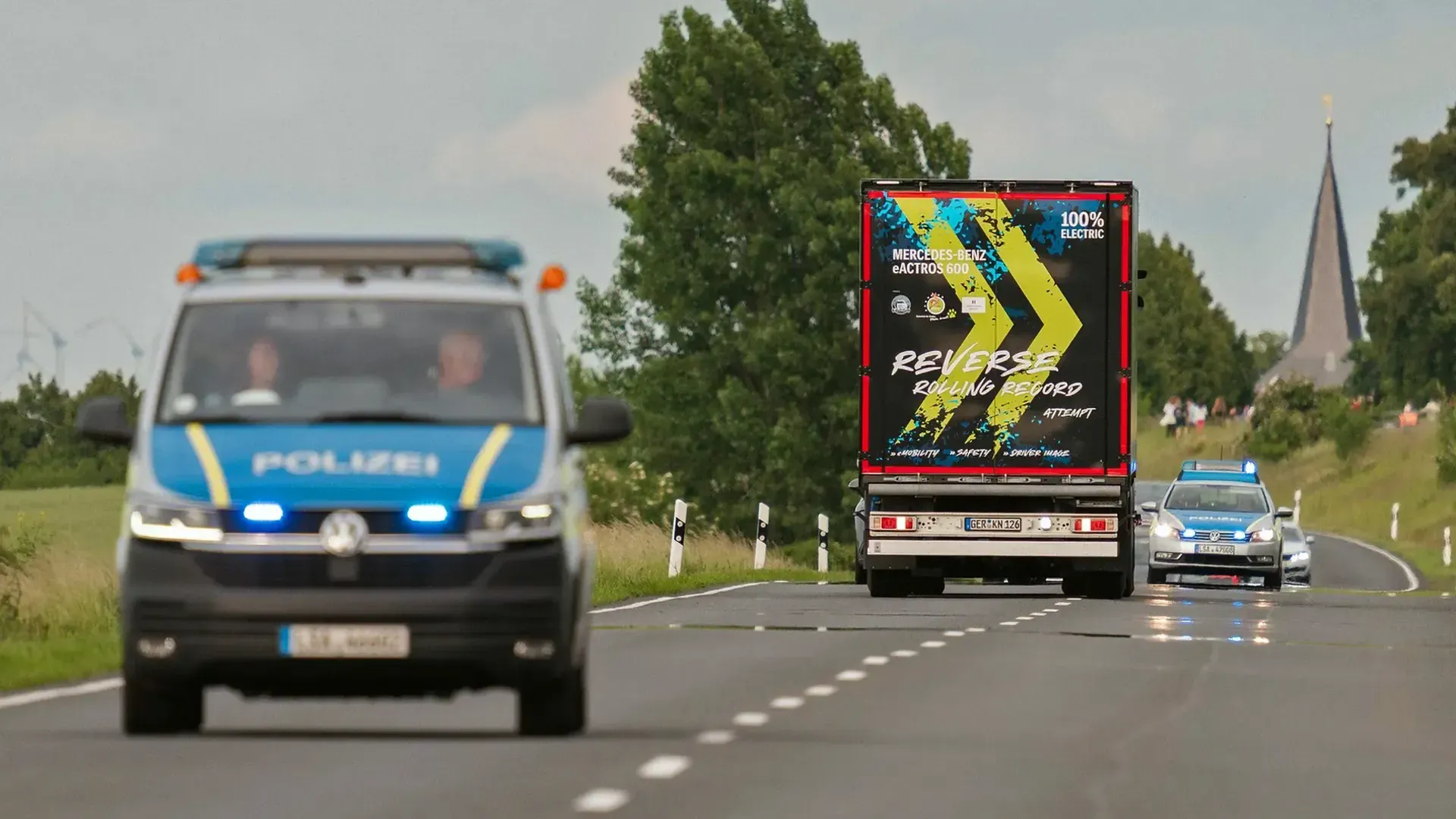 Электрогрузовик Mercedes eActros 600 установил мировой рекорд