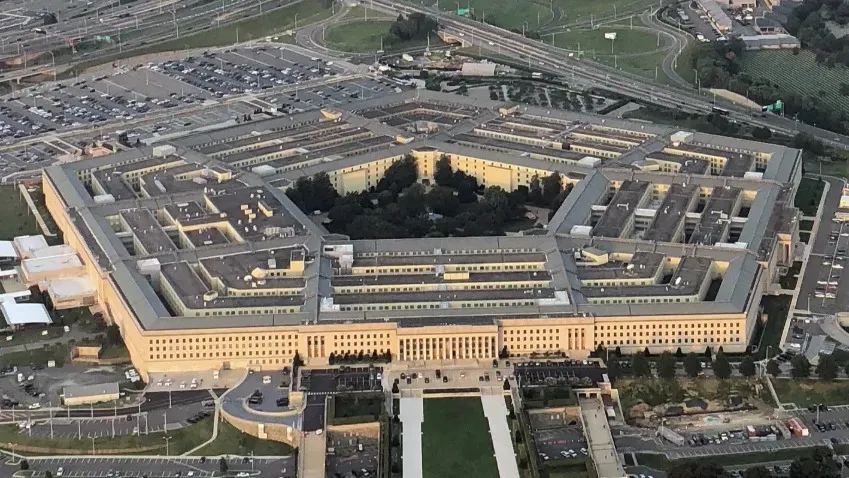 Пентагон отвергает заявление экс-разведчика о применении в ВВС США инопланетных технологий