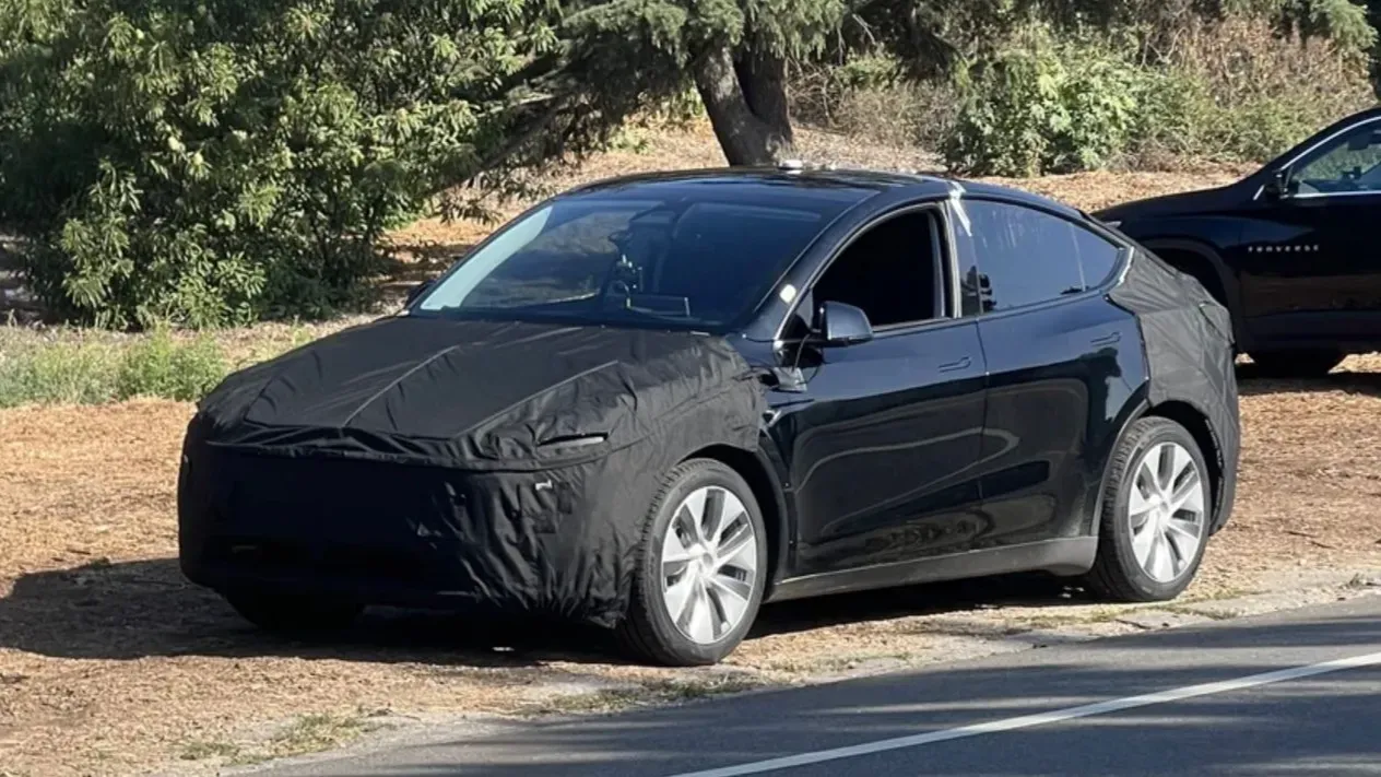 Новая Tesla Model Y в камуфляже была замечена во время испытаний