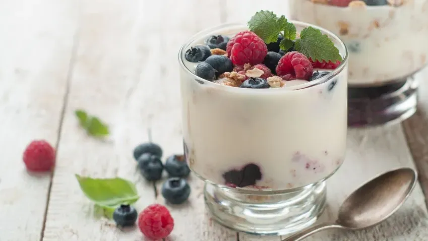 Ferra: Вкусный завтрак из йогуртового парфе не поможет сбросить вес