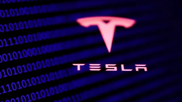 Маск уволил вице-президента Tesla Омидa Афшара