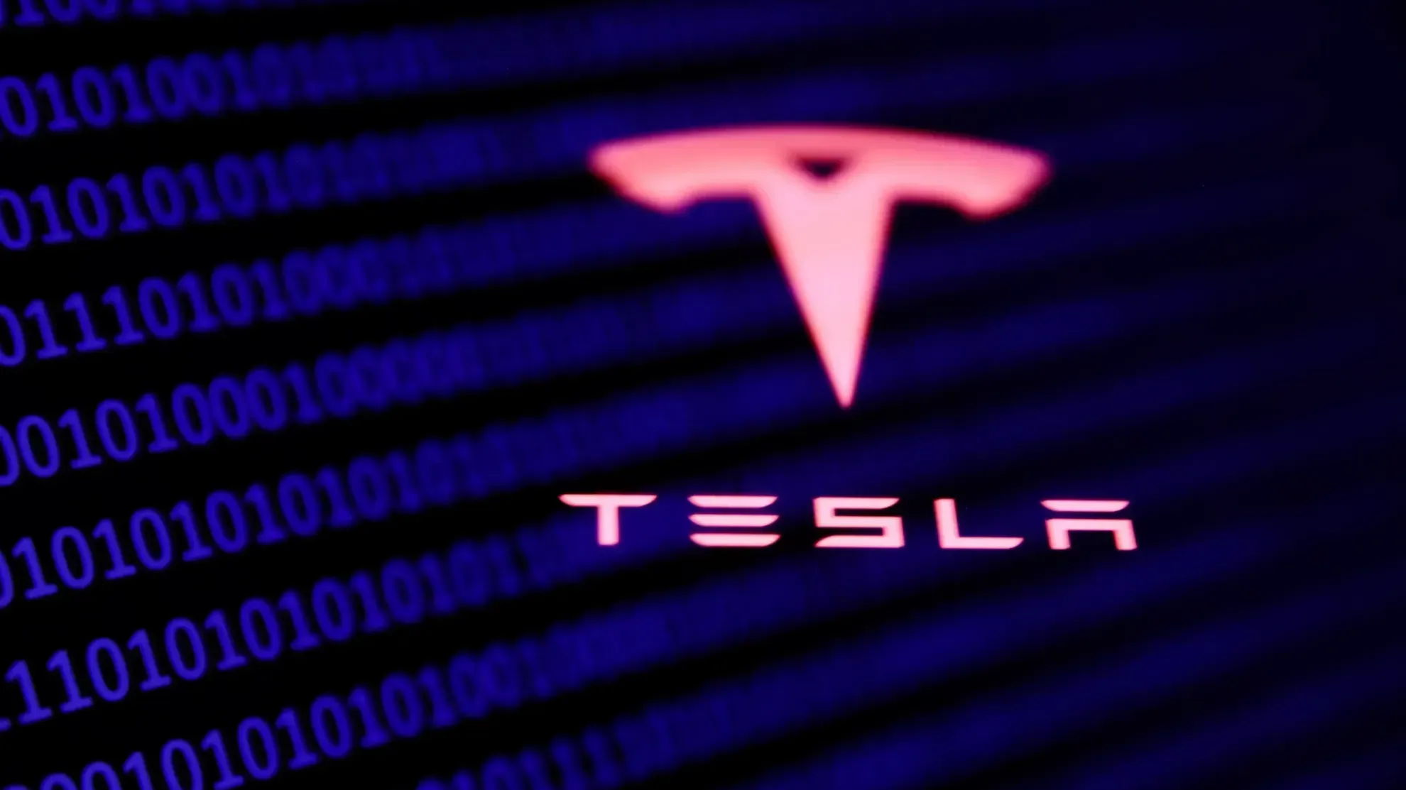 Маск уволил вице-президента Tesla Омидa Афшара