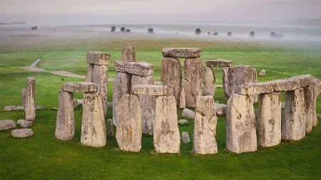 Antiquity: 4000-летнее "шаманское" захоронение возле Стоунхенджа хранит золотой секрет