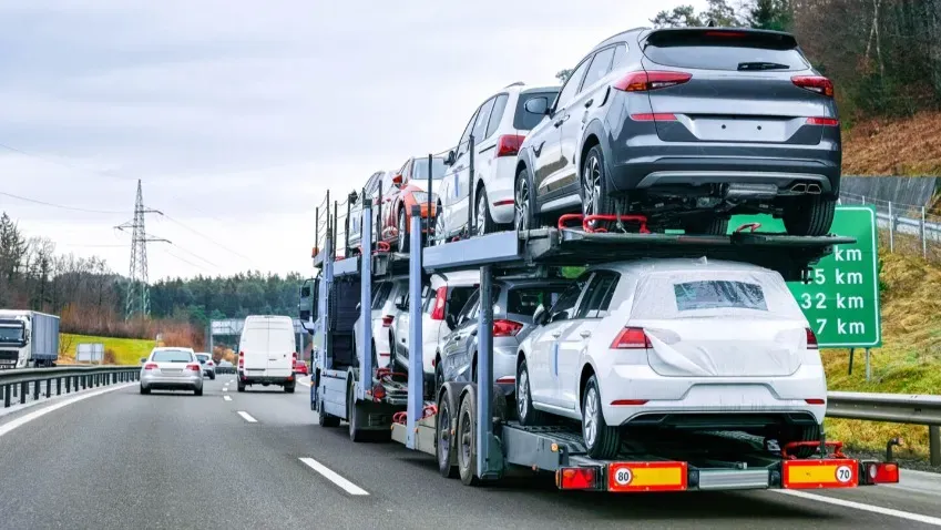 Власти РФ продлили упрощенный режим ввоза автомобилей в страну