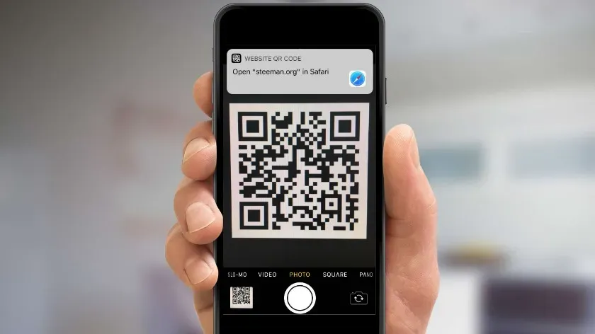 ЦБ: мошенники начали использовать QR-коды для снятия денег с карт