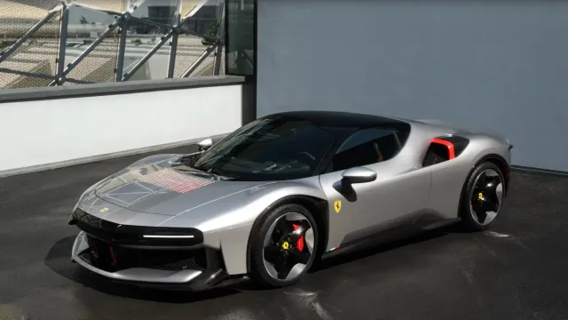 Ferrari представила уникальный суперкар CZ26 на базе SF90 Stradale Ferrari представила уникальный суперкар CZ26 на базе SF90 Stradale